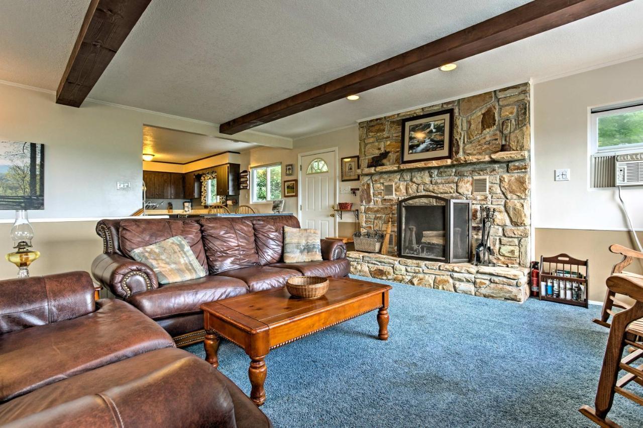 Secluded Mountain Home With Stunning Views And Deck! Bryson City Exteriör bild